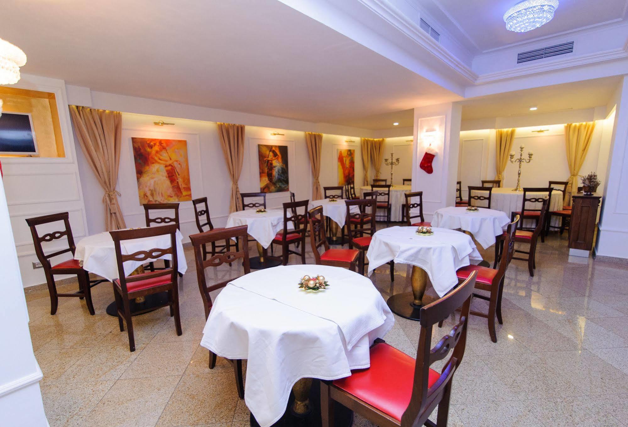 Dbh Bucharest Hotel Exterior foto