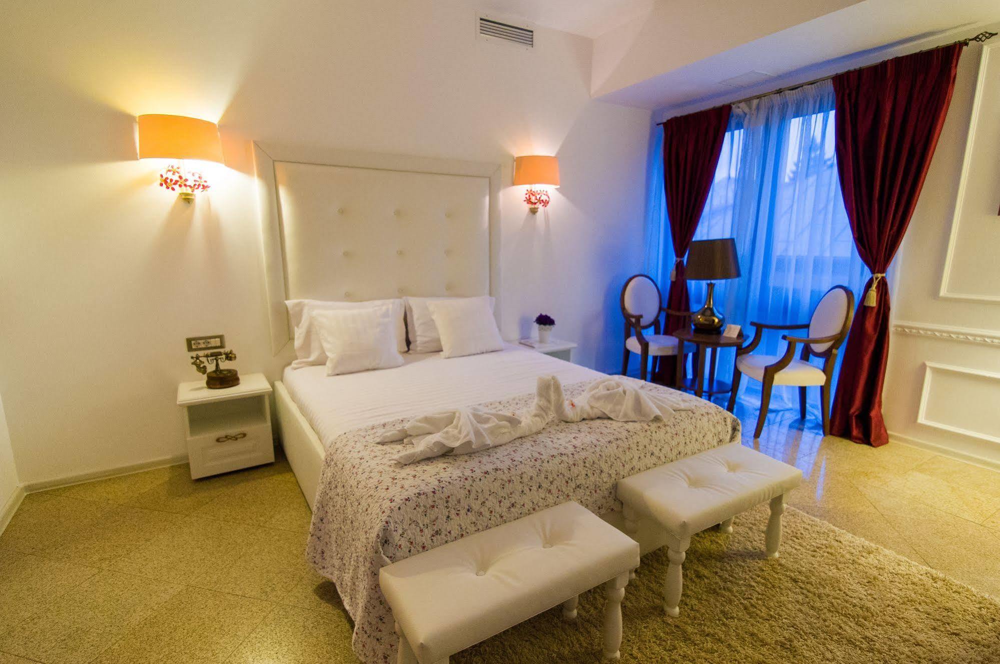 Dbh Bucharest Hotel Exterior foto